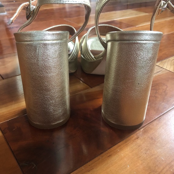 Gold platform heels - Picture 4 of 6